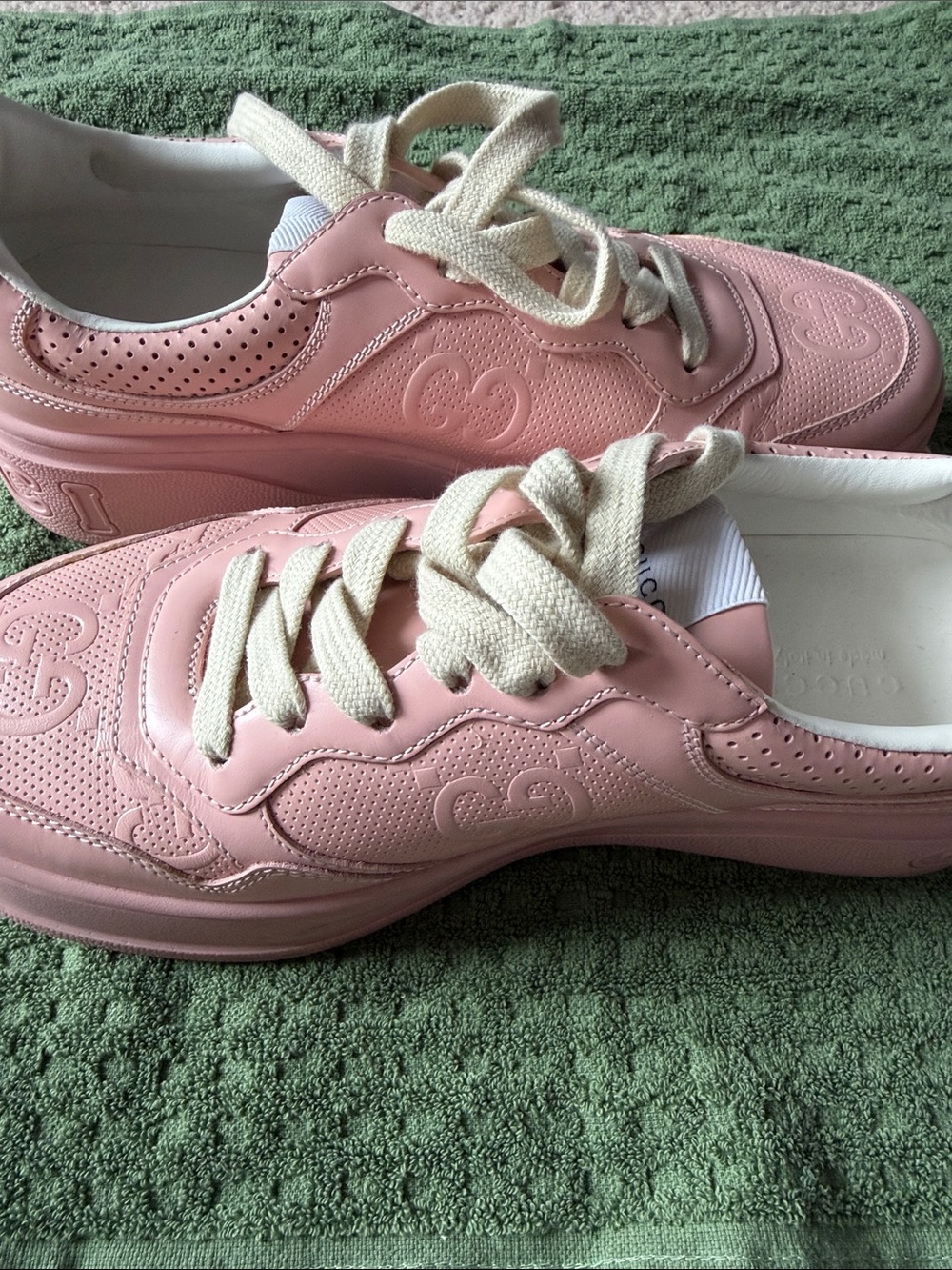 Gucci Women’s Pink Leather Platform Sneakers — Brand: